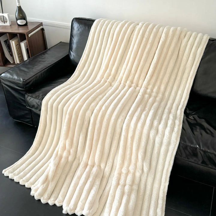 1 Piece of Super Soft Thickeneded Blanket with Wide Terms to Give You a Comfortable and Warm Sleep